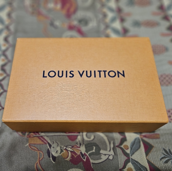 Mens LV X NBA Soft Trunk Wearable Wallet - Picture 12 of 16